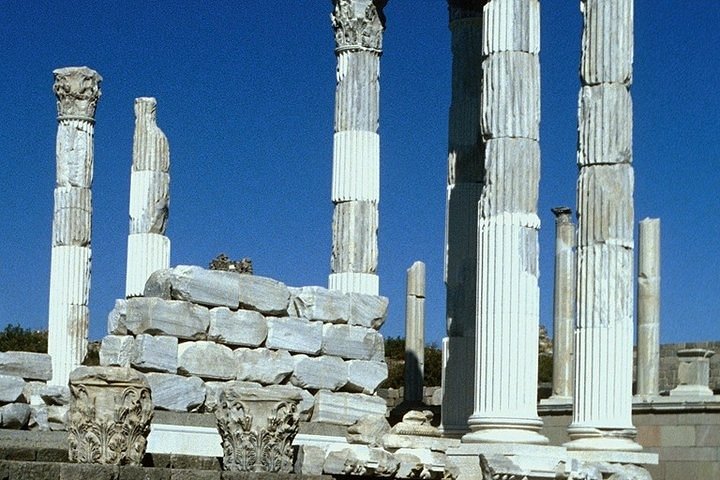 Traslados privados Ciudad de Esmirna o Adnan Menderes Apt a / desde Pergamon Antic City