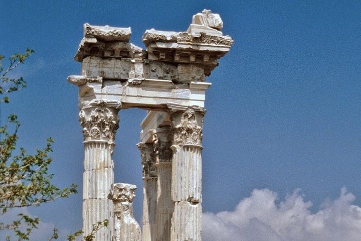 Traslados privados Ciudad de Esmirna o Adnan Menderes Apt a / desde Pergamon Antic City