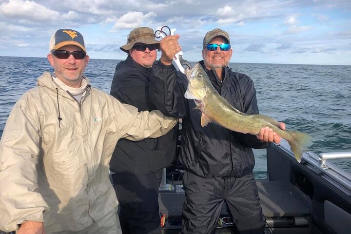 Private Lake Erie Walleye Angelcharter in Erie PA
