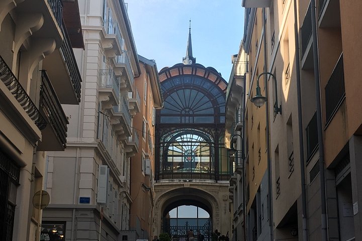 Tour privato a piedi di Évian-les-Bains con una guida professionale