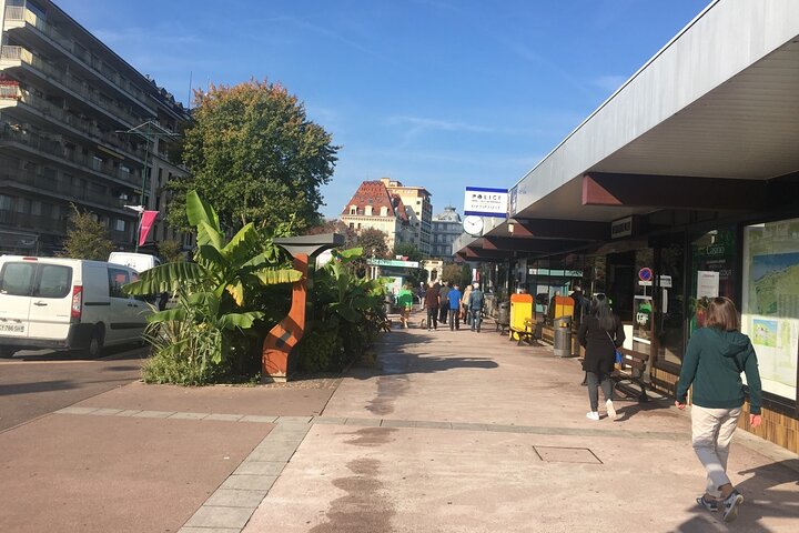 Tour privato a piedi di Évian-les-Bains con una guida professionale