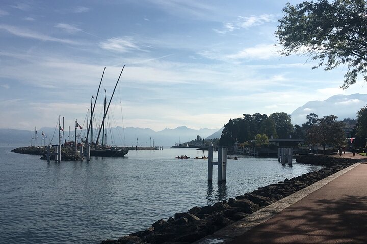Tour privato a piedi di Évian-les-Bains con una guida professionale