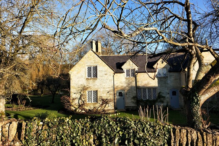 A excursão privada de um dia de bicicleta elétrica em Cotswolds começa perto de Oxford