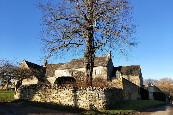 A excursão privada de um dia de bicicleta elétrica em Cotswolds começa perto de Oxford