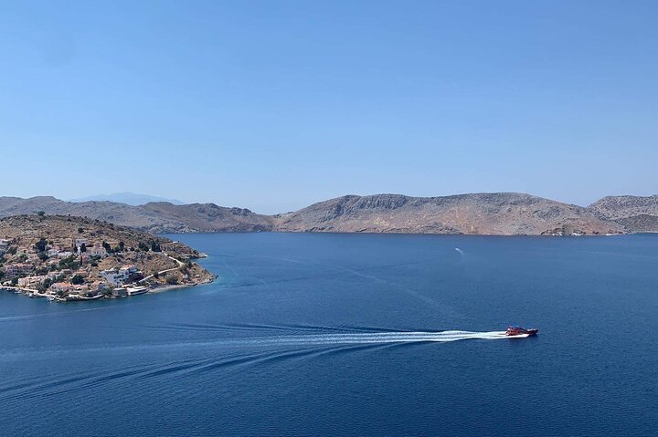 Rask båt til Symi med svømmestopp ved St George's Bay! (Bare 1 times reise)