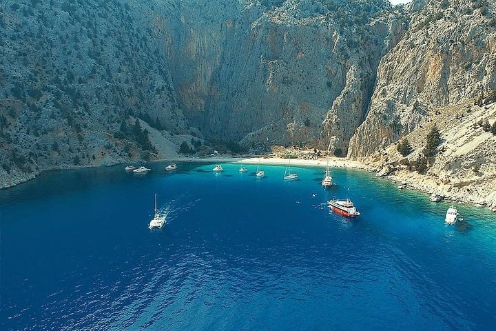 Rask båt til Symi med svømmestopp ved St George's Bay! (Bare 1 times reise)
