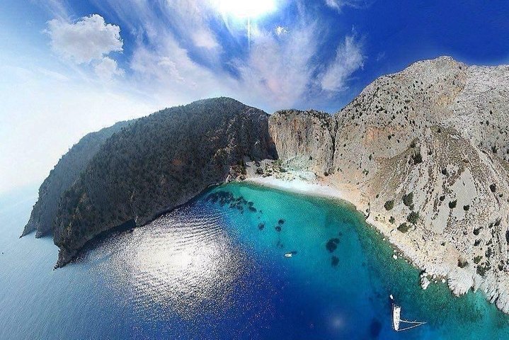 Rask båt til Symi med svømmestopp ved St George's Bay! (Bare 1 times reise)