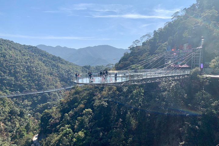 Private Tagestour zum Gulong Canyon und Cave Fairland von Guangzhou