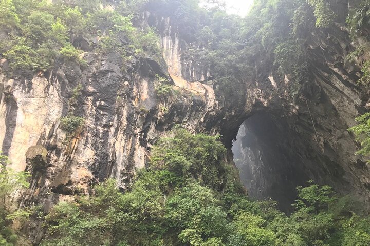 Private Tagestour zum Gulong Canyon und Cave Fairland von Guangzhou
