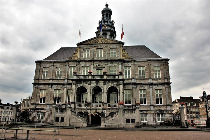 Tour privado a pie por Maastricht con guía profesional