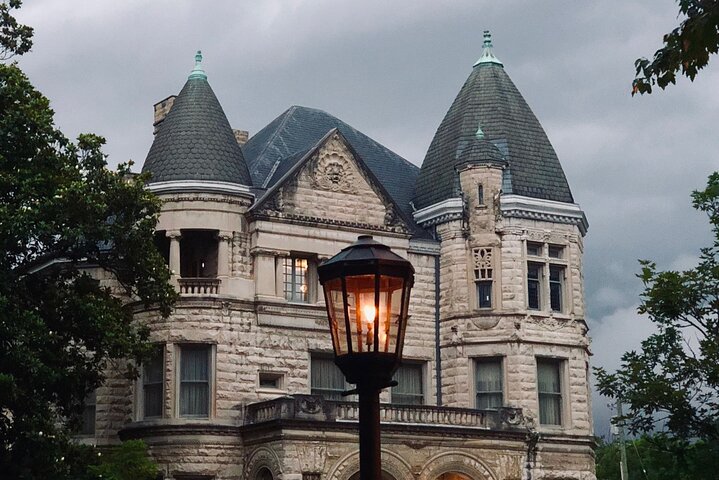 Old Louisville Ghost Tour som anbefalt av The New York Times @ 4th og Ormsby