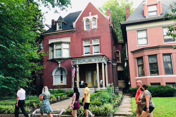 Old Louisville Ghost Tour som anbefalt av The New York Times @ 4th og Ormsby
