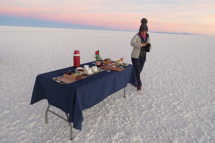 Private 1D 1N Trip from La Paz to Uyuni Salt Flats by Air.
