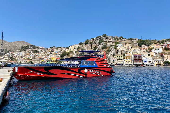 Rask båt til Symi med svømmestopp ved St George's Bay! (Bare 1 times reise)