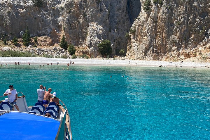 Rask båt til Symi med svømmestopp ved St George's Bay! (Bare 1 times reise)