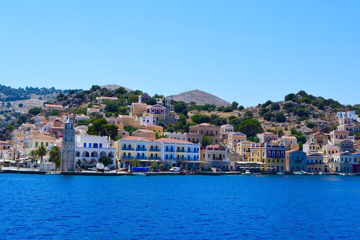 Rask båt til Symi med svømmestopp ved St George's Bay! (Bare 1 times reise)