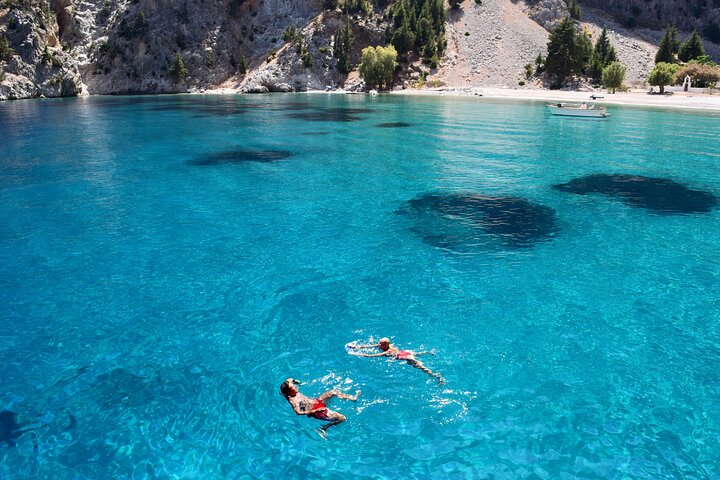 Rask båt til Symi med svømmestopp ved St George's Bay! (Bare 1 times reise)