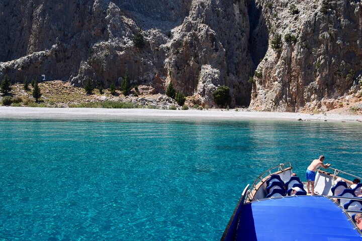 Rask båt til Symi med svømmestopp ved St George's Bay! (Bare 1 times reise)