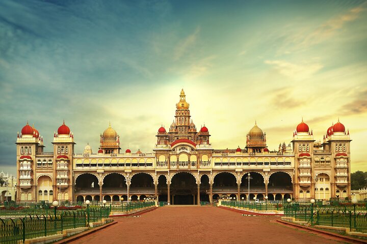 Il meglio di Mysore (tour guidato della città di un'intera giornata in auto)