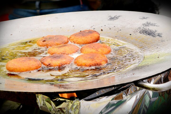Prayagraj Food Crawl (2 uur begeleide lokale voedselproeverij)