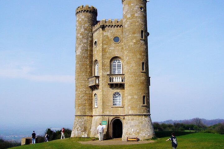 A excursão privada de um dia de bicicleta elétrica em Cotswolds começa perto de Oxford