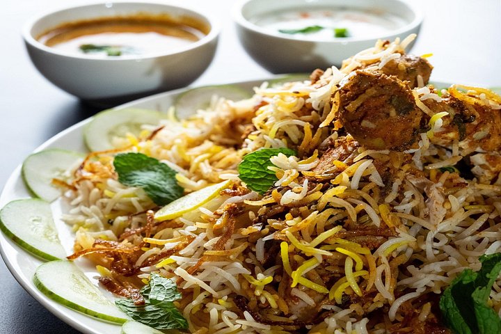 Hyderabad Street Food Crawl (2 horas de excursão guiada de degustação de comida)