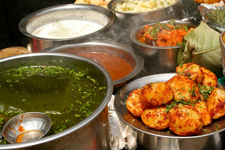 Hyderabad Street Food Crawl (2 horas de excursão guiada de degustação de comida)