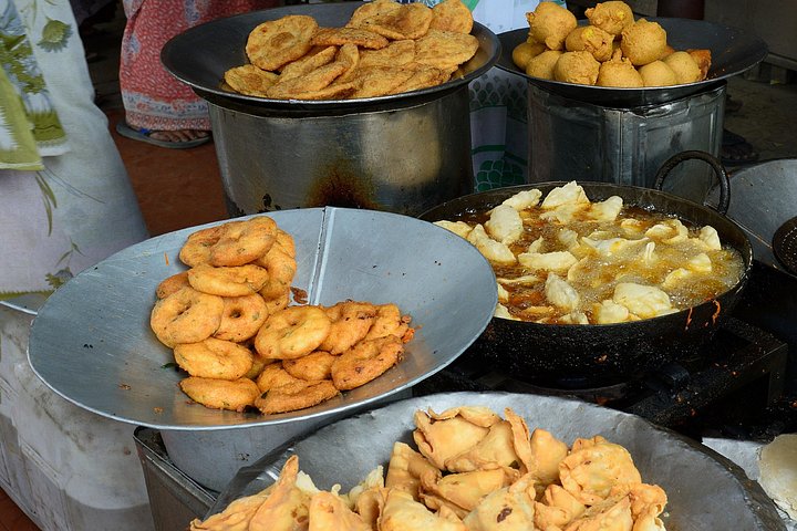 Hyderabad Street Food Crawl (2 horas de excursão guiada de degustação de comida)