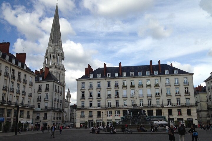 Surprise Walk of Nantes med en lokal