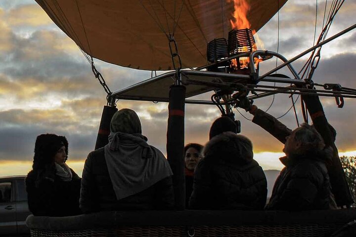 Globo aerostático sobre Segovia con traslados opcionales desde Madrid