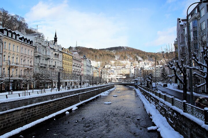 Destaques turísticos de Karlovy Vary em uma excursão privativa de meio dia com um local