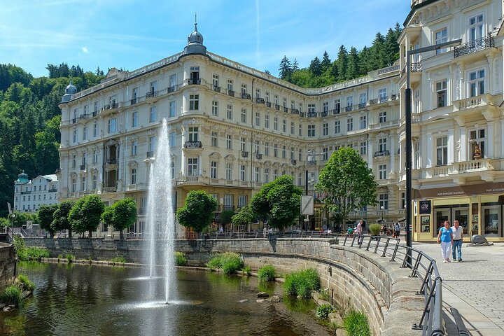 Destaques turísticos de Karlovy Vary em uma excursão privativa de meio dia com um local
