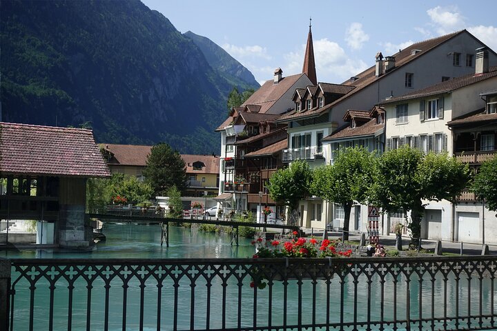 Excursión de un día a los pueblos suizos: Interlaken Grindelwald & Lauterbrunnen