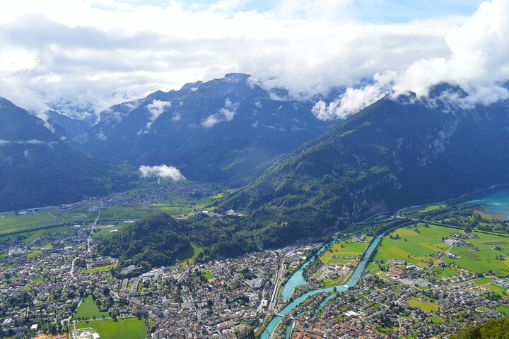 Excursión de un día a los pueblos suizos: Interlaken Grindelwald & Lauterbrunnen