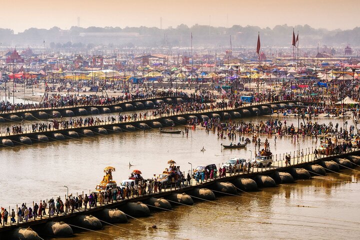 Touristische Höhepunkte von Prayagraj (Geführte Fullday-Besichtigungstour mit dem Auto)