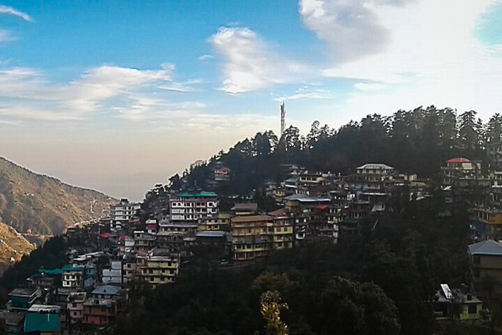 Découvrez le meilleur de Dharamshala avec un local - Visite privée de 8 heures en voiture AC