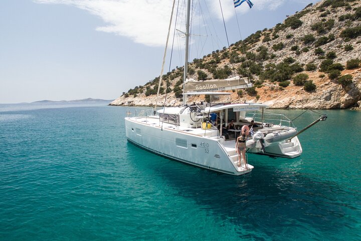 Gedeelde Catamaran All-inclusive-dagcruise naar Naxos of Paros