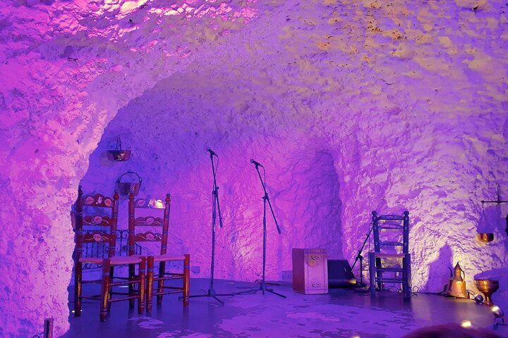 Spettacolo di flamenco in un ristorante grotta a Granada