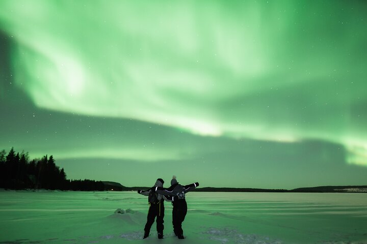 Excursión para grupos pequeños para fotografiar la aurora boreal en Rovaniemi