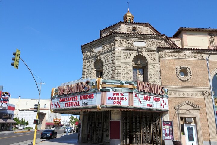 Astonishing Scavenger Hunt: Arte e História de Fresno