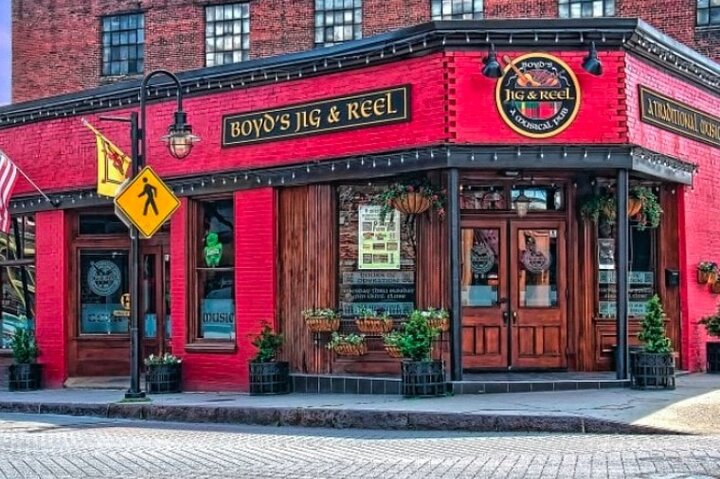 Anmeldelse af Awesome Bar Hunt: Swell Times in Scruffy City