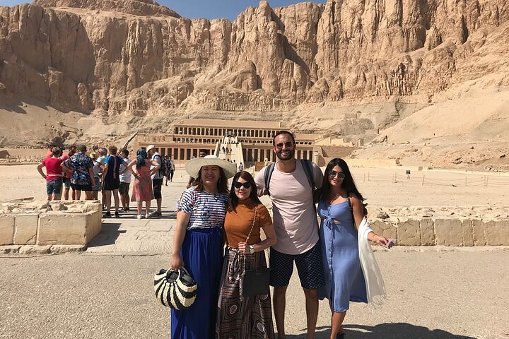 4Days Nile Cruise From Aswan To Luxor Abu Simbel and Air Balloon