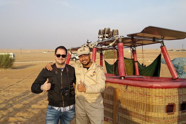 Amazing Hot Air Balloon With Beautiful Desert Sunrise View