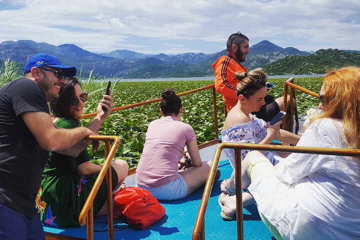 2 ore guidate - Tour Natura di Gruppo (degustazione vino locale in tour)