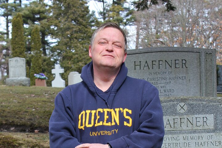 1-timers vandretur i Kingston med en lokal historiker