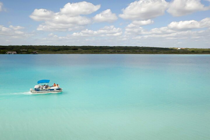 Bacalar 101- Privat rundtur i lagunen med de 7 färgerna