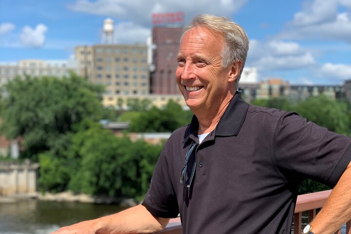 Recorridos privados a pie y a caballo por Minneapolis y St. Paul (3 horas)
