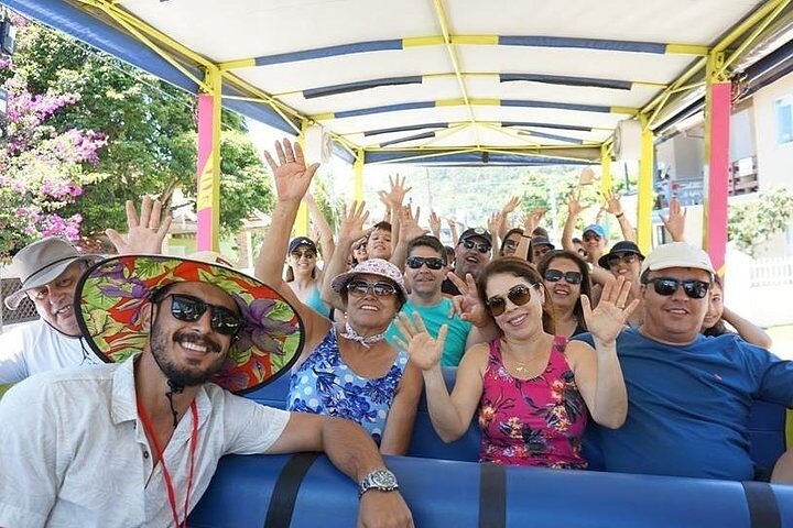 Safari de Praias - Tour Panorâmico por 7 Praias de Bombinhas