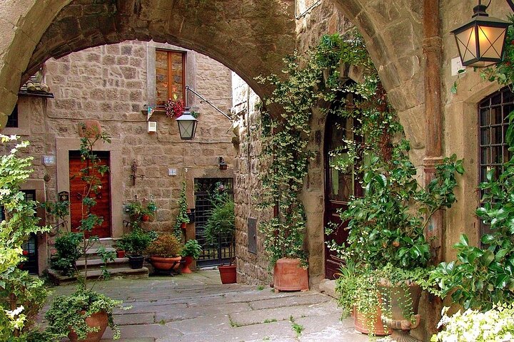 Private Stadtrundfahrt in Viterbo mit den Papstgräbern Conclave Palace und Duomo