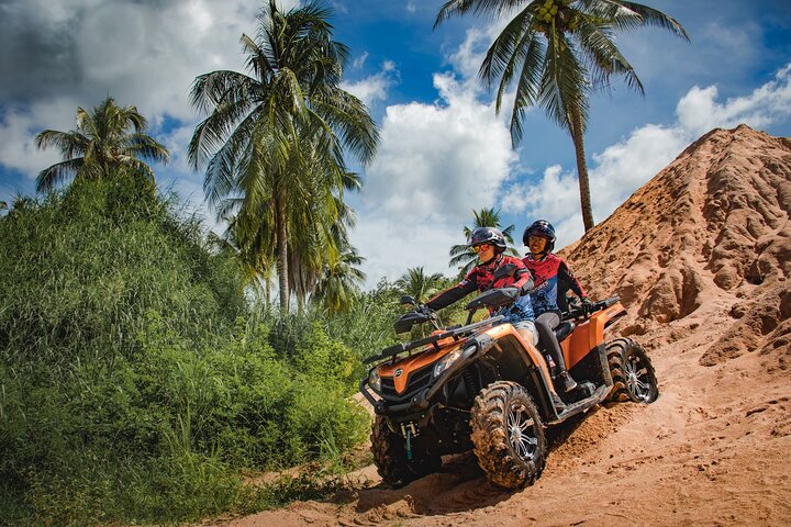Tour para principiantes Pattaya 28km ATV o Buggy Adventure